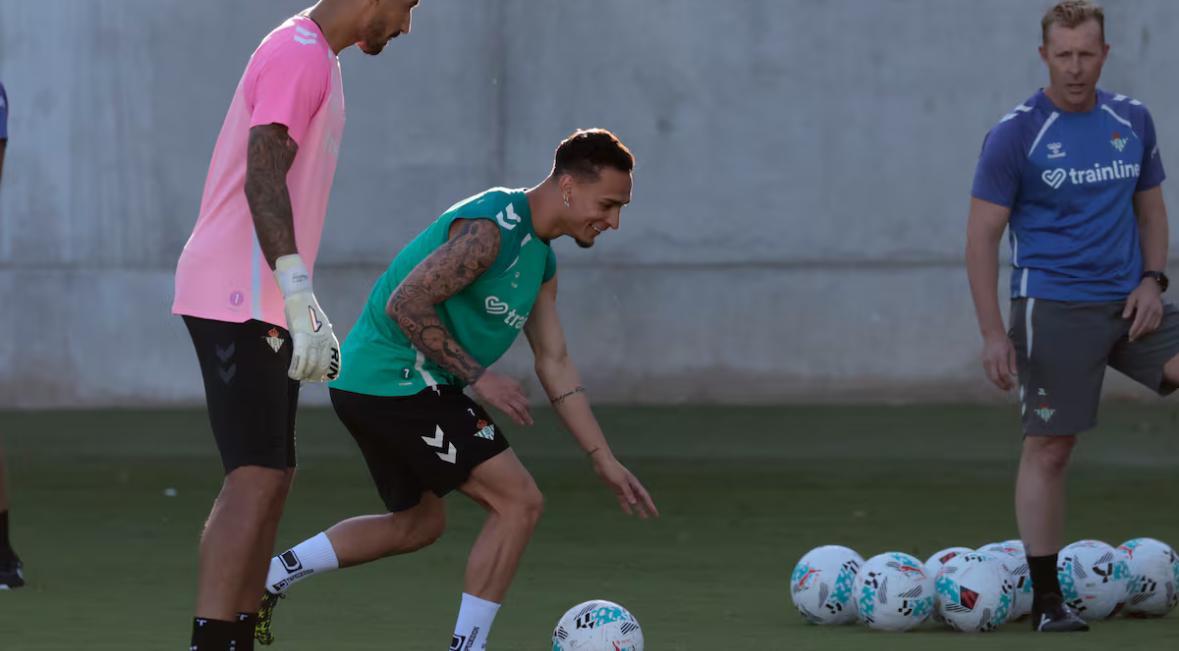 开云移动端-阿斯：贝蒂斯本周末客战莱万特，安东尼几乎确定将首发登场